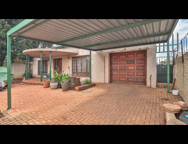 3 BEDROOM HOUSE FOR SALE IN KENSINGTON